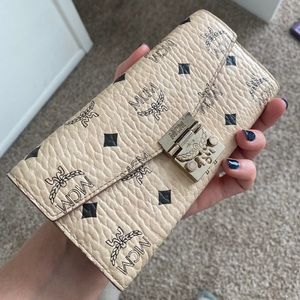 Authentic MCM wallet (can be crossbody)